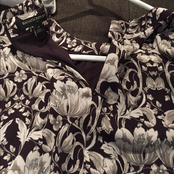 Floral, brown dress - Picture 5 of 5