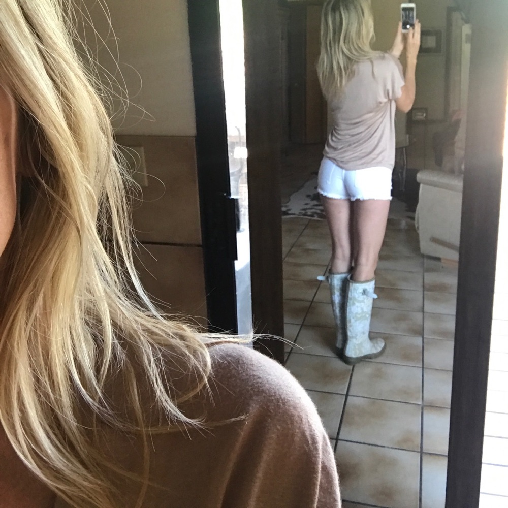 Vans cutoff white shorts super cute butt