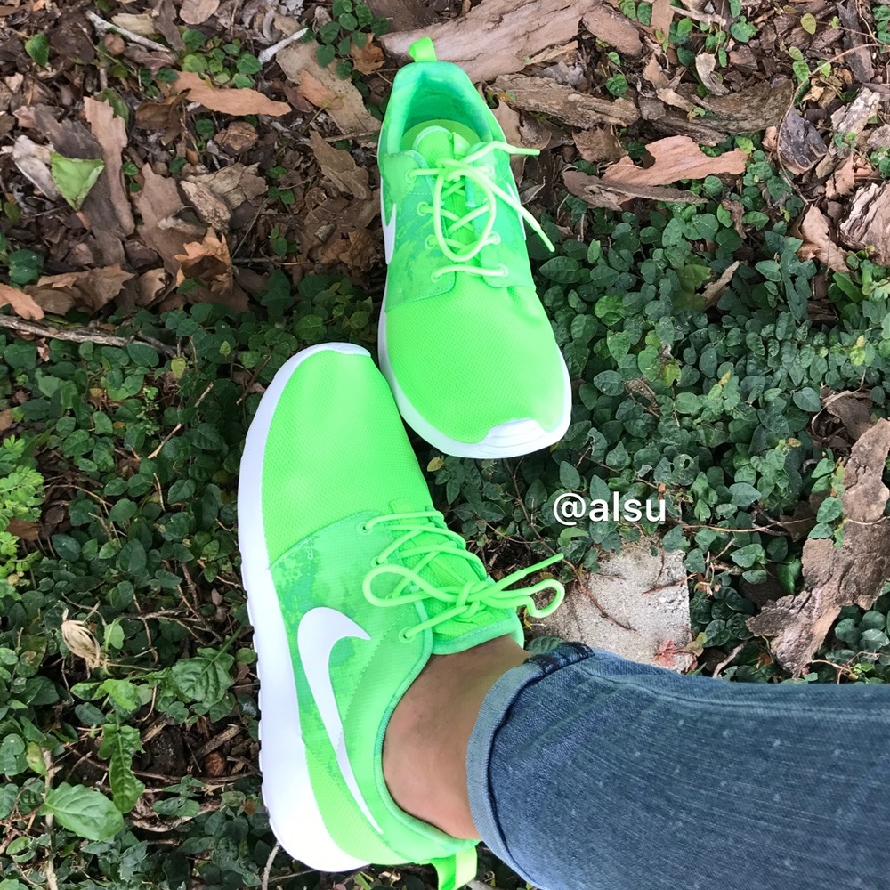 NWT RosheRun Print, size 8 - Picture 2 of 8