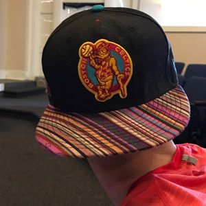 Medium - Large adjustable Boston Celtics SnapBack