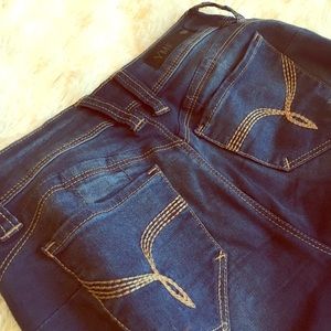 🎉SALE🎉 YMI WannaBettaButt Jeans
