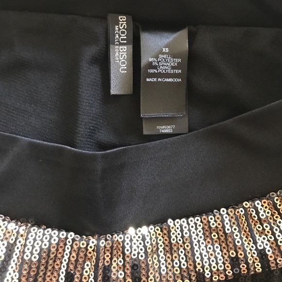 ✨BRAND NEW✨Bisou Bisou - Sequined Skirt - Picture 4 of 5