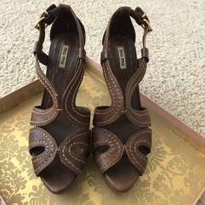 Miu Miu leather sandals with heel