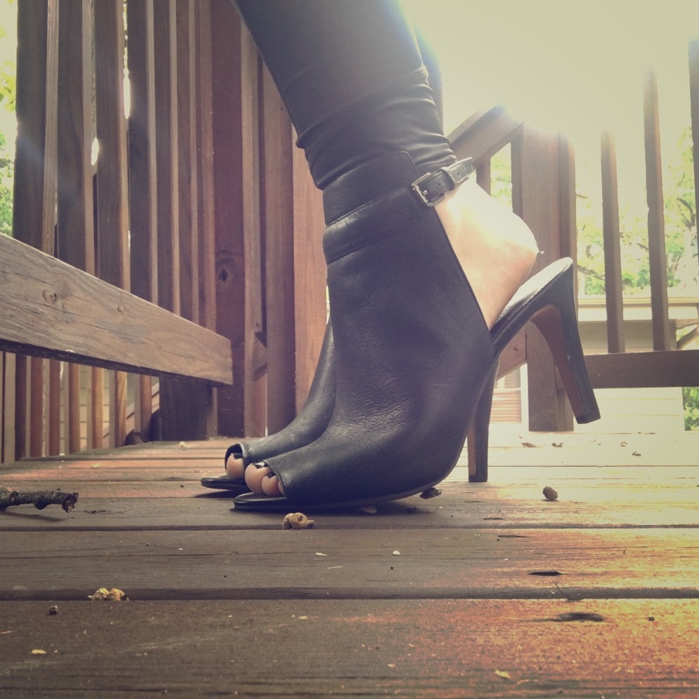 Franco Sarto Black Leather 'Shootie' / size 9