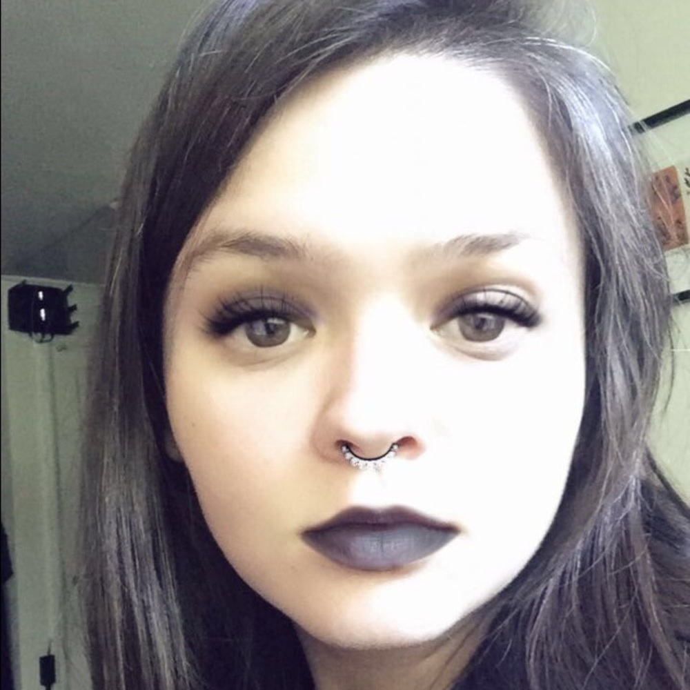 Meet your Posher, Julia