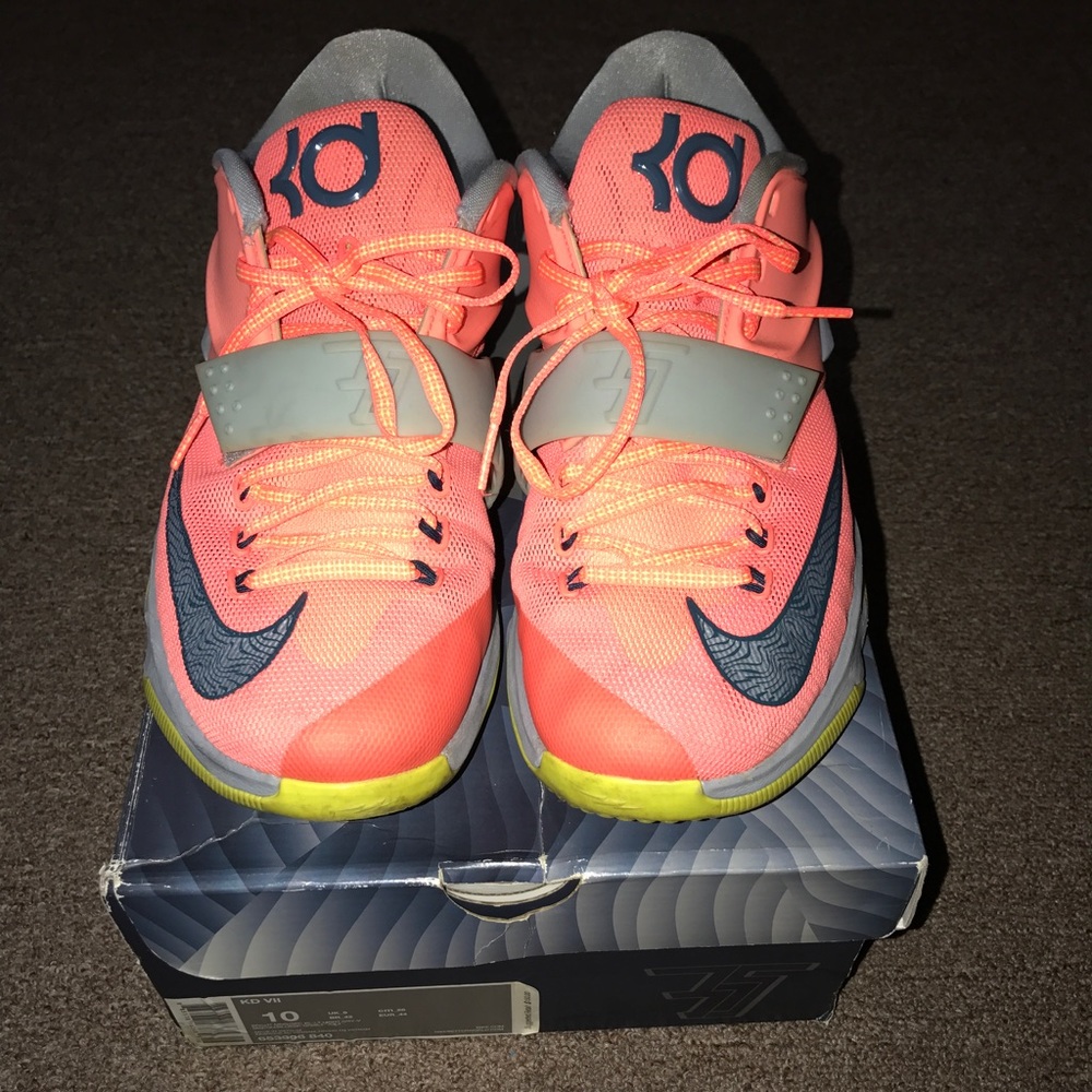 NIKE KD Sneakers