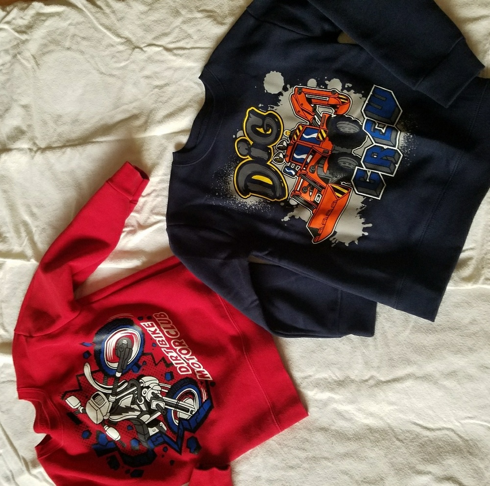 2 boys sweatshirts