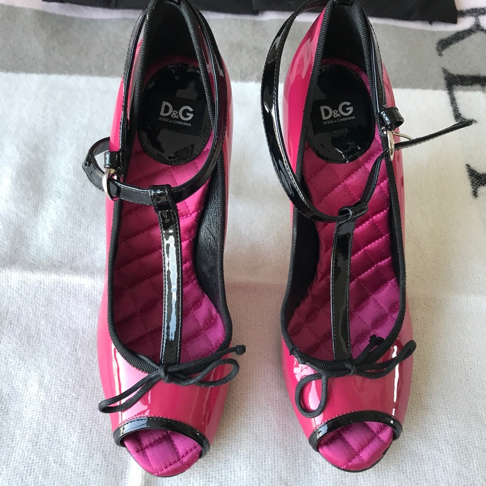 DOLCE &. GABBANA Black & pink high heels *SOLD*