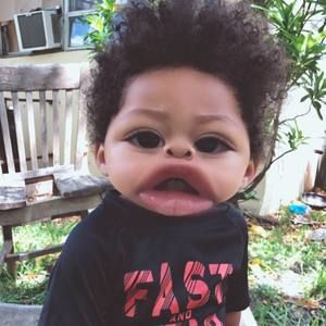 Meet your Posher, Emmanuel