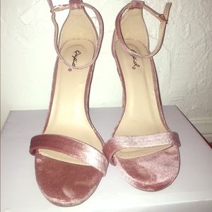 Single strap velvet heels