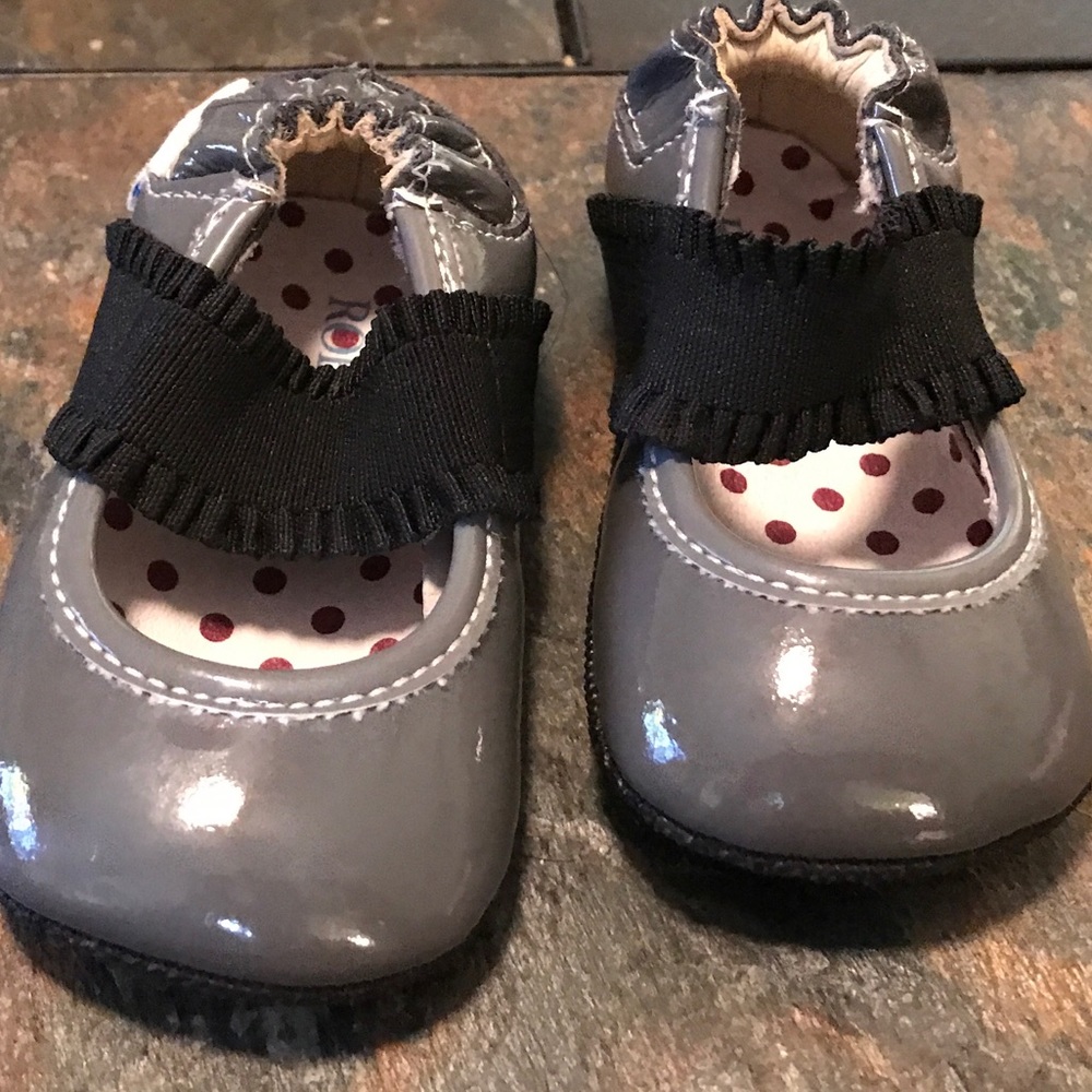 ROBEEZ Black Shoe Size 2