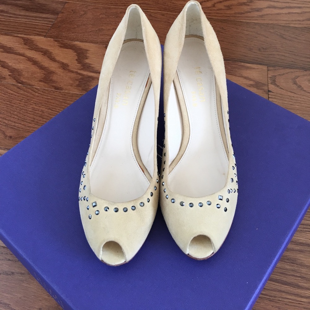 ❌SOLD❌ Te Casan suede heels!