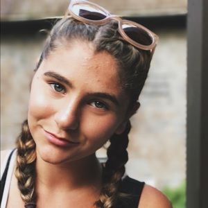 Meet your Posher, Nicolle