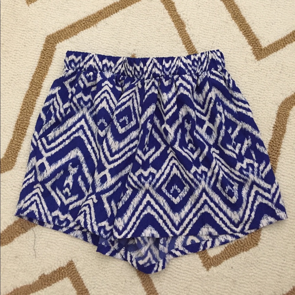Flowy highwaisted shorts