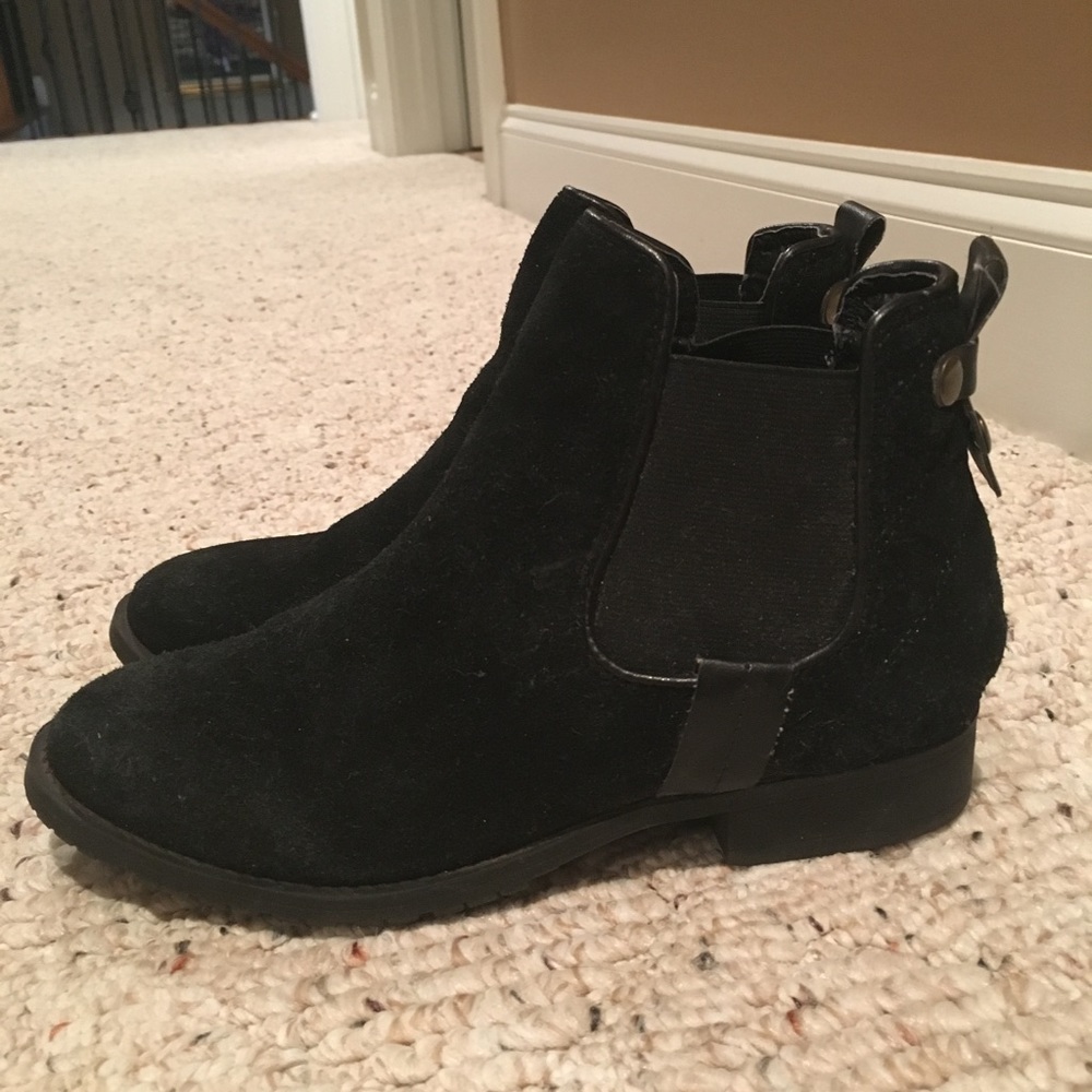 Steve Madden suede booties