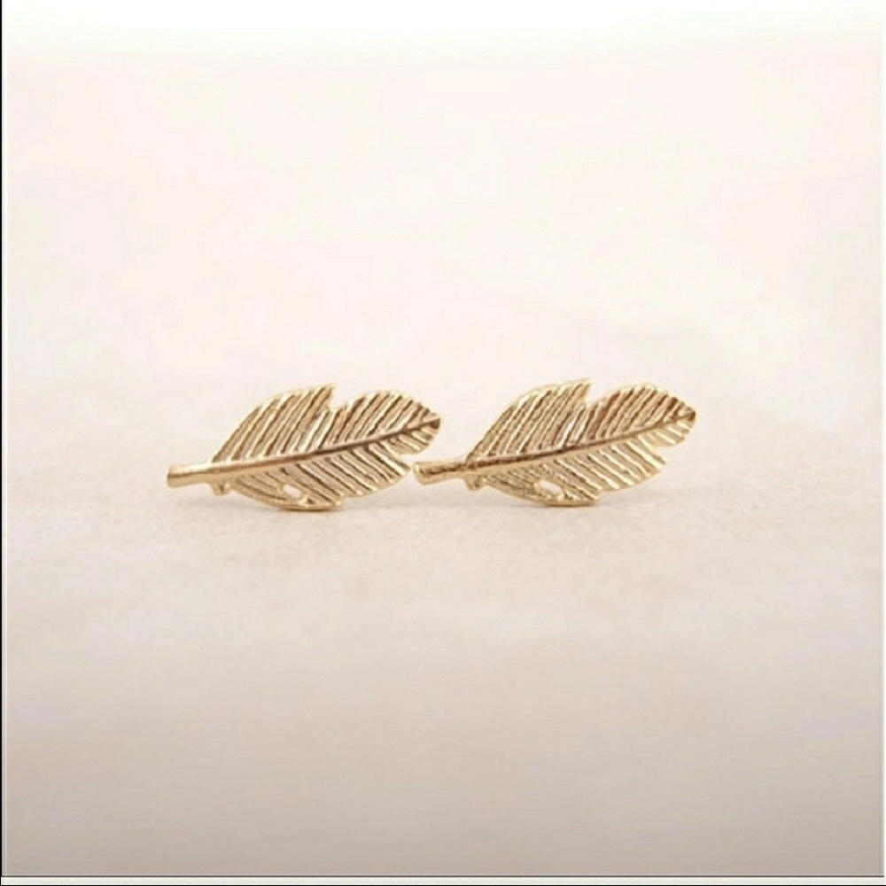 Gold or Silver Leaf earrings 🍂 - Picture 2 of 4