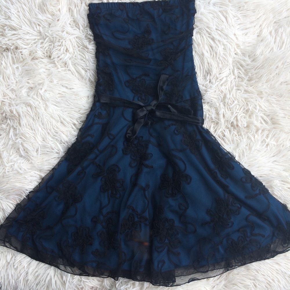 Dark blue lace strapless dress