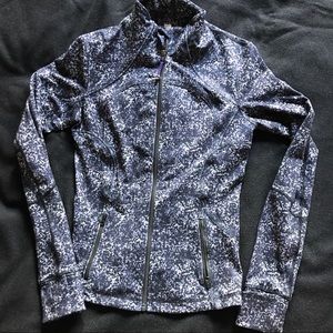 Lululemon fitted zip jacket with thumb holes