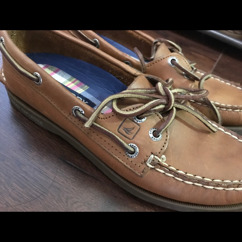 Sperry - Picture 2 of 2