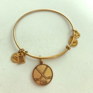 Team USA Hockey Charm Bangle