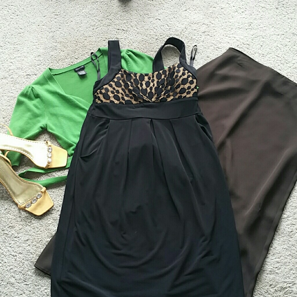 Super cute sleeveless dress!