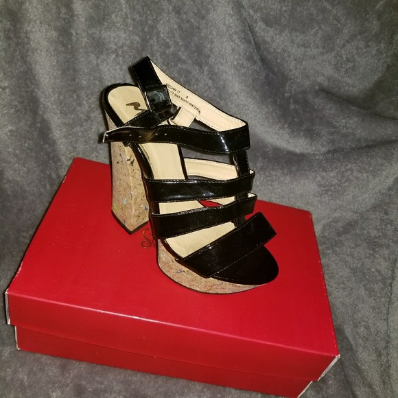 Scandals - Picture 2 of 3