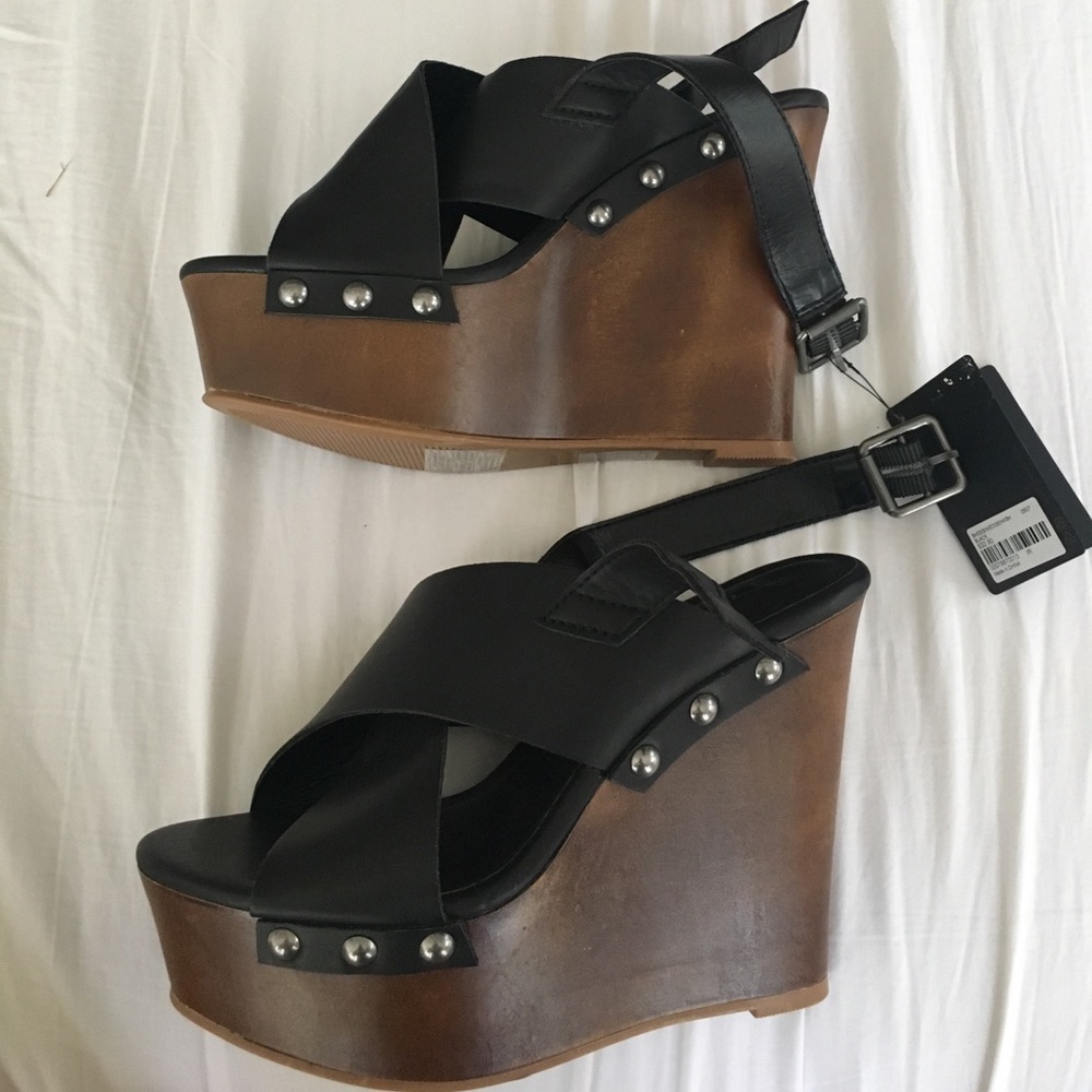 Wooden look wedges