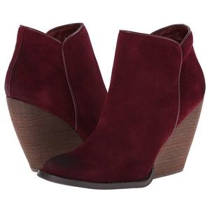 Very Volatile wedge bootie