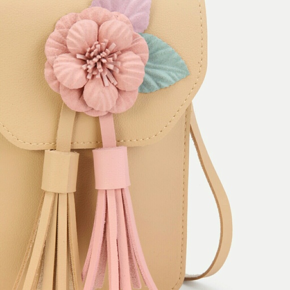 📣LAST ONE📣 🌿MINI FLORAL CROSSBODY 🌿🌿 - Picture 3 of 7