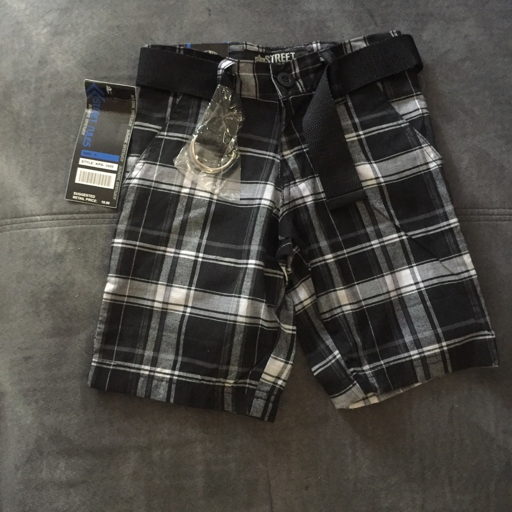 5T black and white shorts