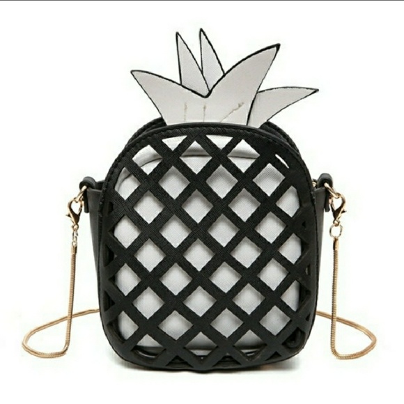 LAST ONE! B&W PINEAPPLE PURSE!🍍🍍 - Picture 3 of 5