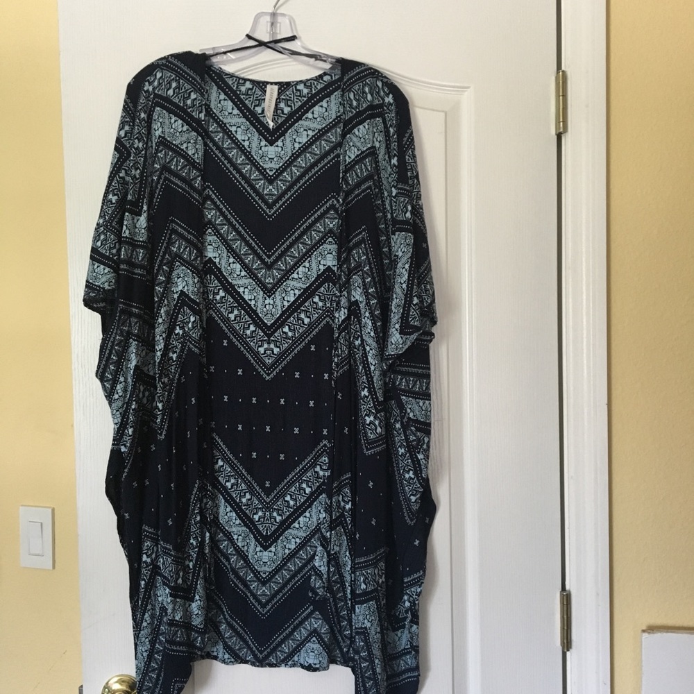 Aeropostale Patterned Kimono