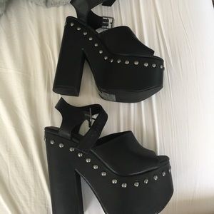 Heeled sandal