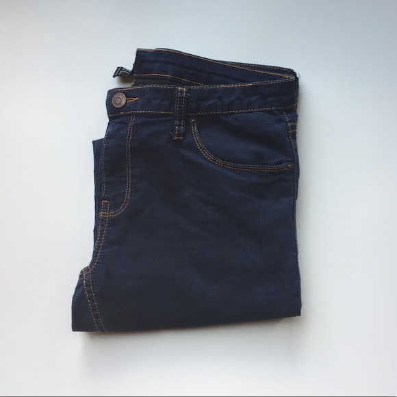 Forever 21 Classic Blue Skinny Jeans - Picture 2 of 4