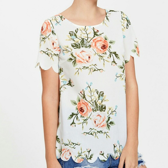 🌿FLORAL BLOUSE🌿🌿 - Picture 4 of 8