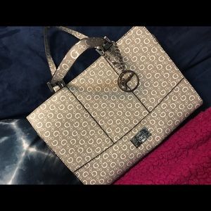 GUESS GRAY purse ❤️