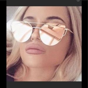 Cat-eye Pink & Gold Sunnies😎💕