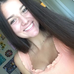 Meet your Posher, Olivia