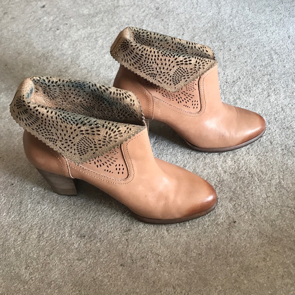Ugg ankle boot