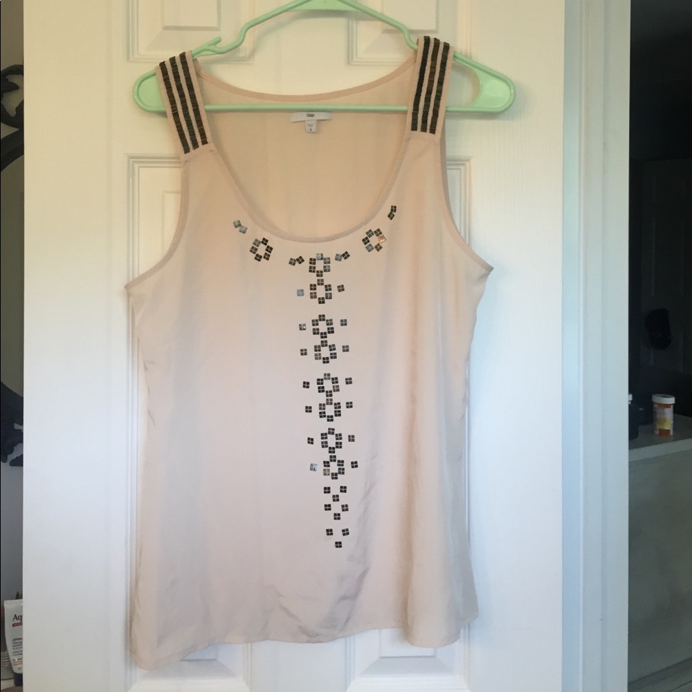 Gap top never worn