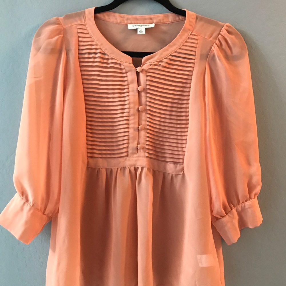 Flowy and pretty Banana Republic top