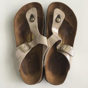 Metallic Birkenstock Gizeh | Very Lightly Worn