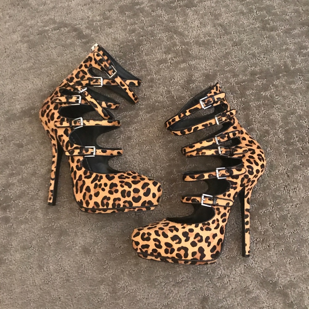 Rock and Republic leopard strappy platform pumps