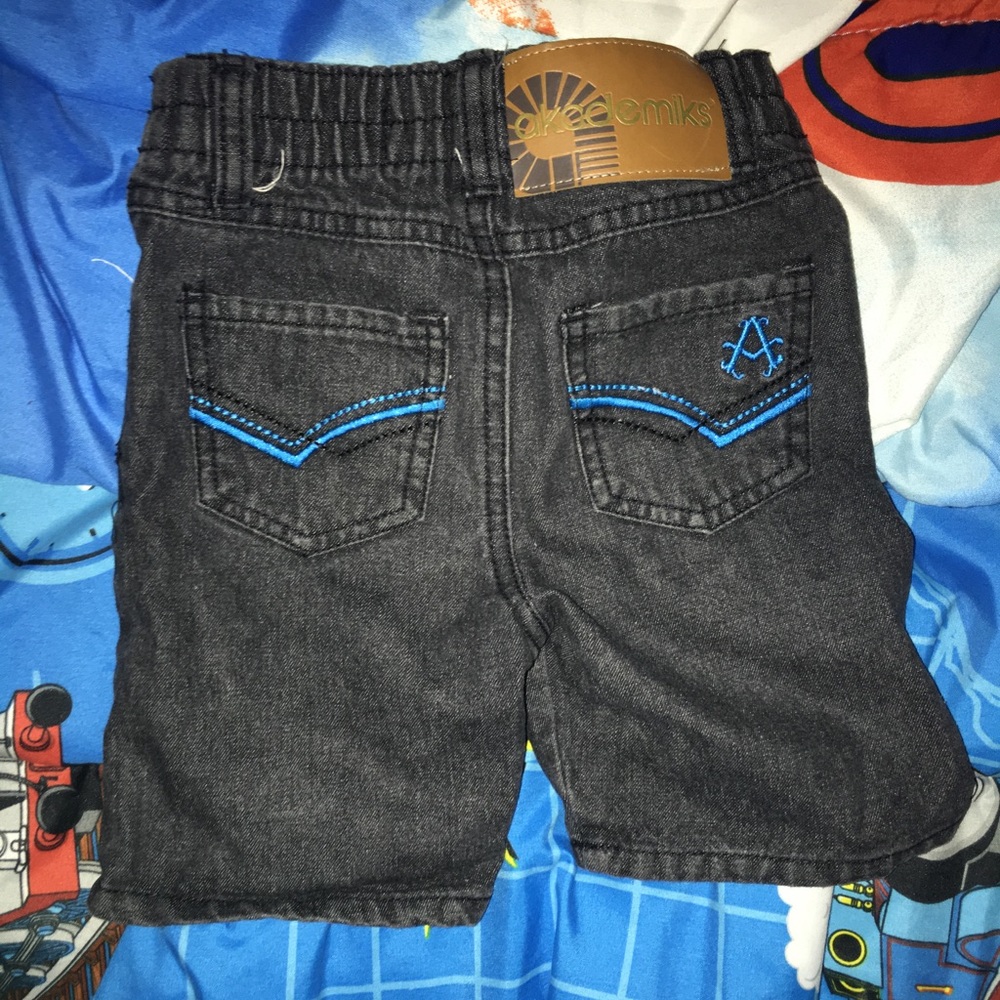 Akademiks shorts