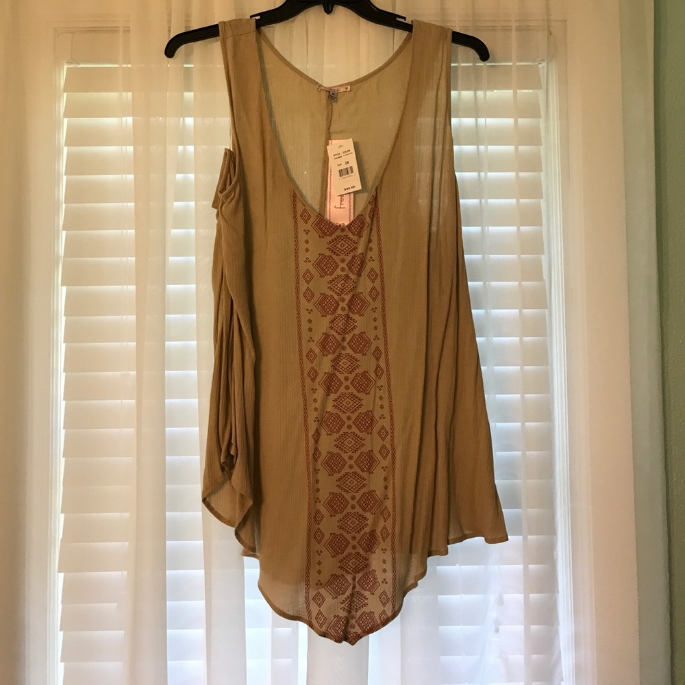 Aztec print tank top with tags
