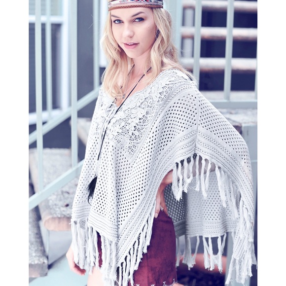 🎉HP🎉Boho Lace Up Tassel Fringe Poncho - Picture 2 of 8