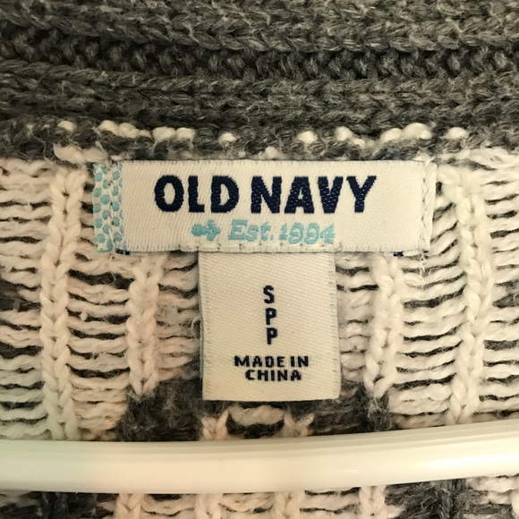 Old Navy Gray and White Patterned Sweater - Picture 5 of 5