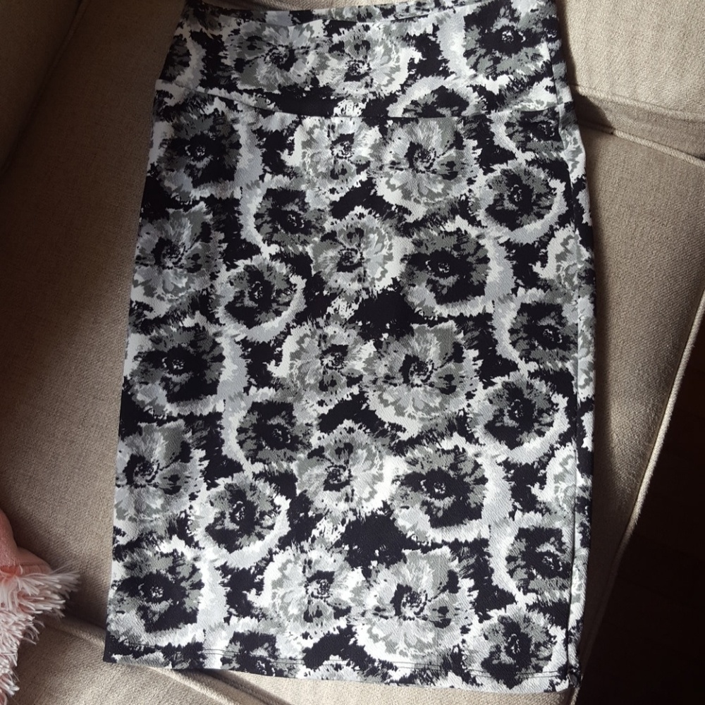 Lularoe Cassie Skirt