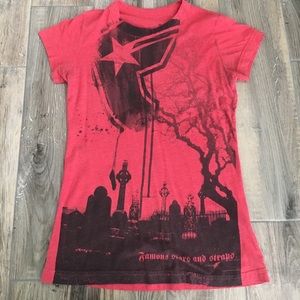 Women's famous red tee