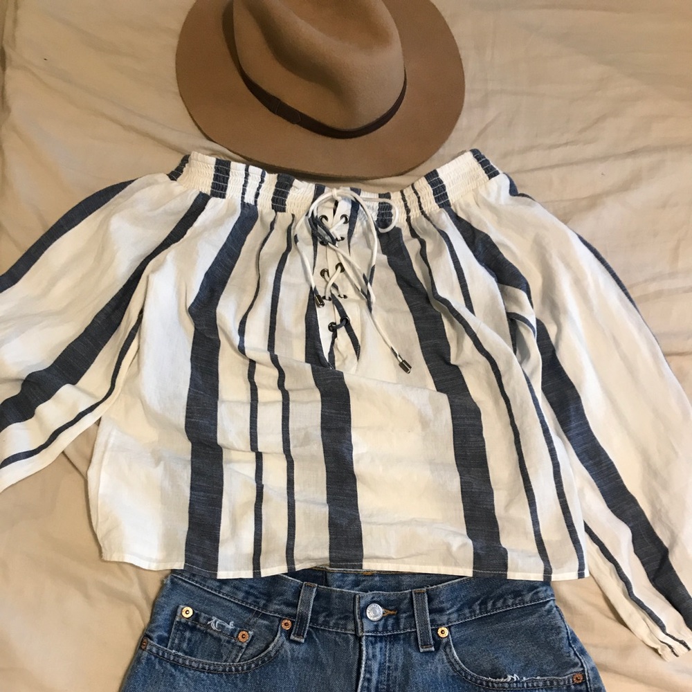 Missguided Striped Off the shoulder top! SZ 8